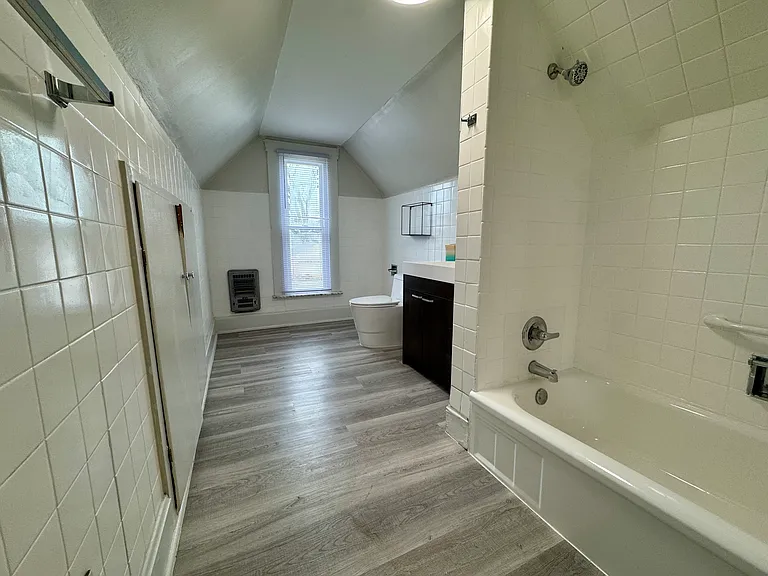 121 Chicago Ave — Photo 23