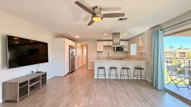 1 bed 1 bath condo near Old Town Scottsdale — Photo 3
