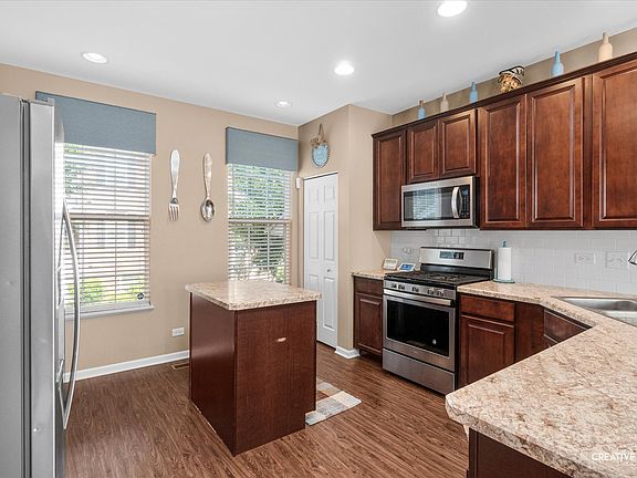 2nd image of 263 Lakeshore Dr