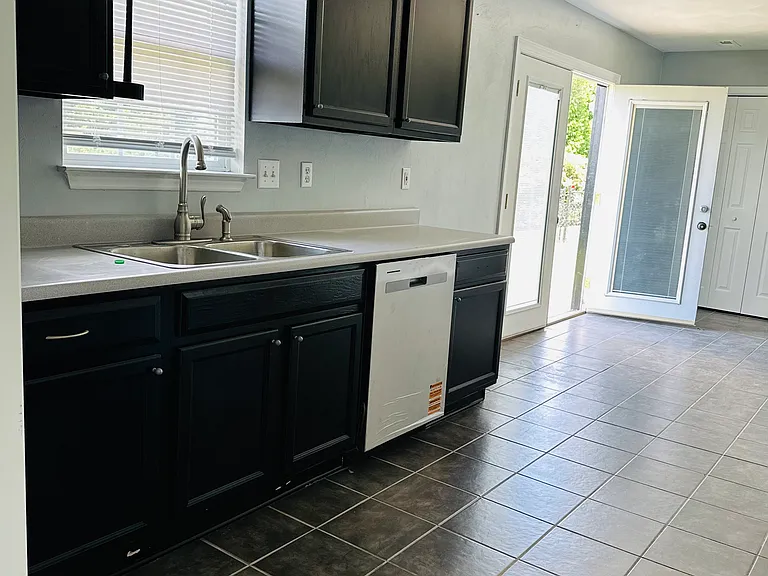 4826 Golfview Dr NE — Photo 9