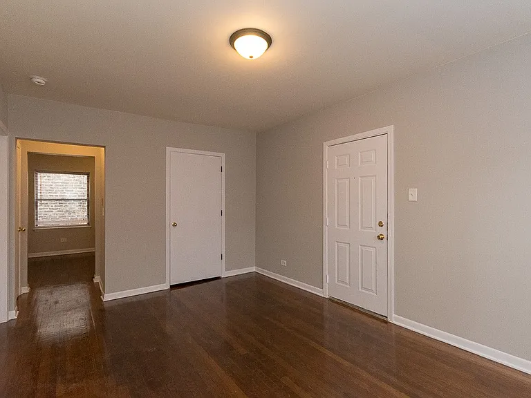 5748 N Winthrop Ave #203 — Photo 14