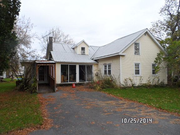 3rd image of 15 Main St