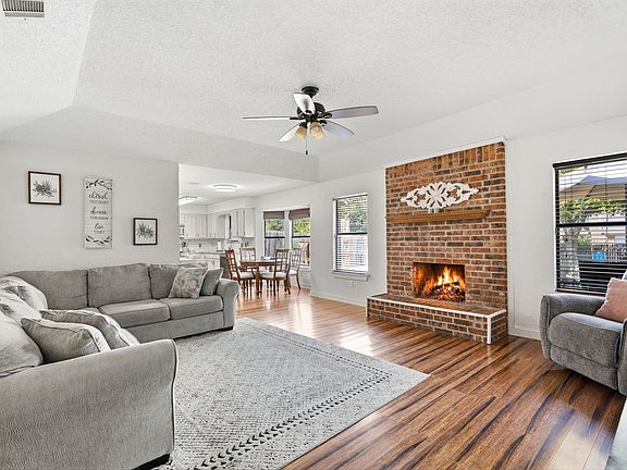 2nd image of 8204 Lara Ln