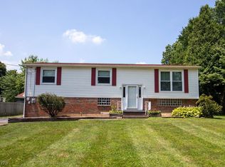 3914 Niles Carver Rd, Mineral Ridge, OH 44440