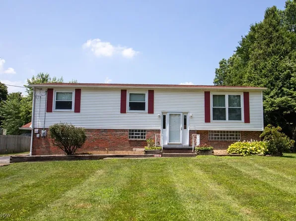 3914 Niles Carver Rd, Mineral Ridge, OH 44440