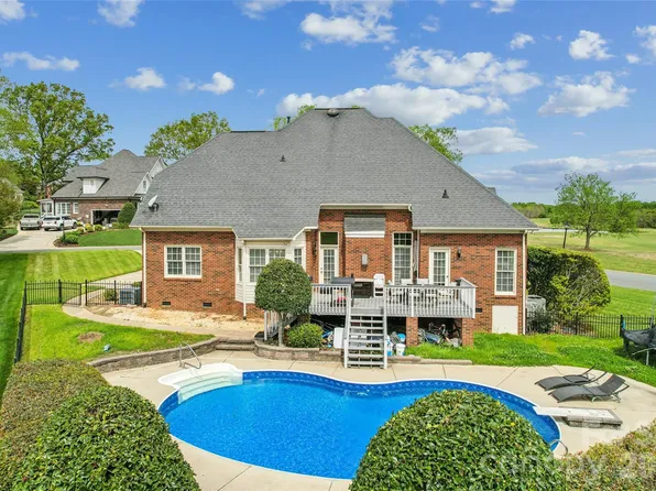 3001 Cardigan Ct, Matthews, NC 28104