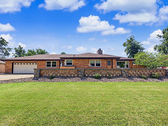 2nd image of 378 Oakwood Dr