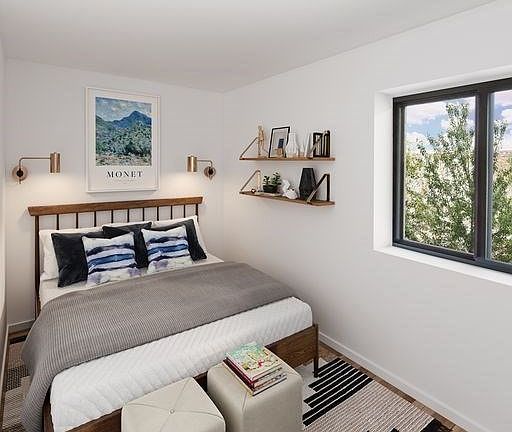 5th image of 880 E 4th St APT 3-10