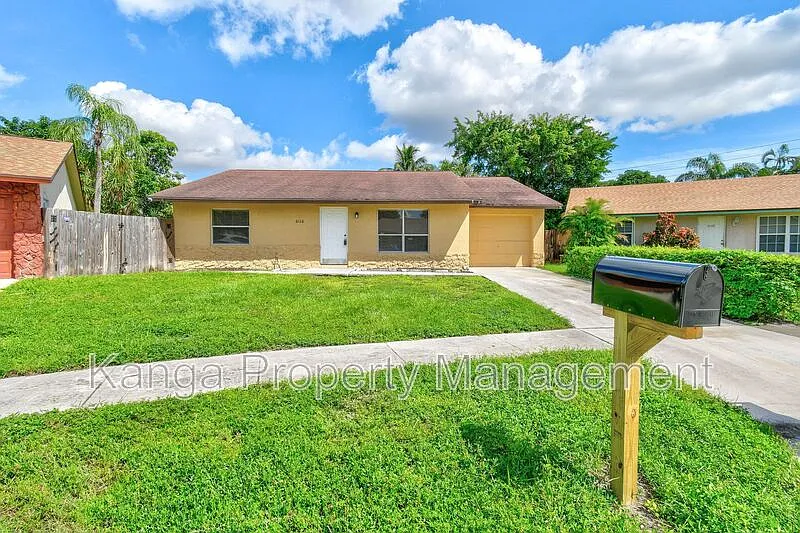 4 bed, 2.0 bath, 1670 sqft, $2,900 — Photo 4