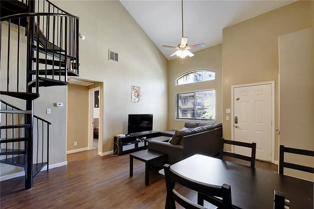 4 bed, 1460 sqft, $2,595 — Photo 4