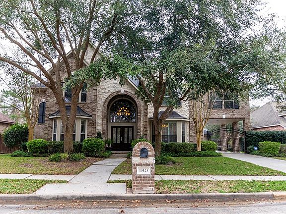 5th image of 13423 Greenwood Lakes Ln