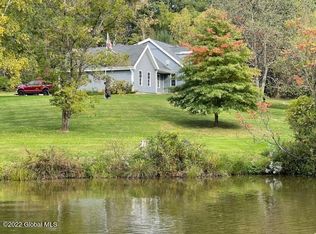 15 Mohican Way, Valley Falls, NY 12185