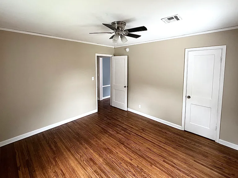 301 S College Ave — Photo 20