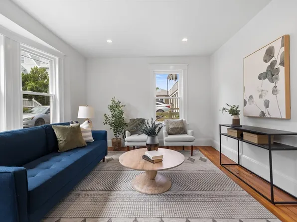 7 Walnut Ter #1, Malden, MA 02148