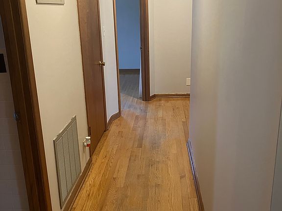 5th image of 306 Barberry Dr