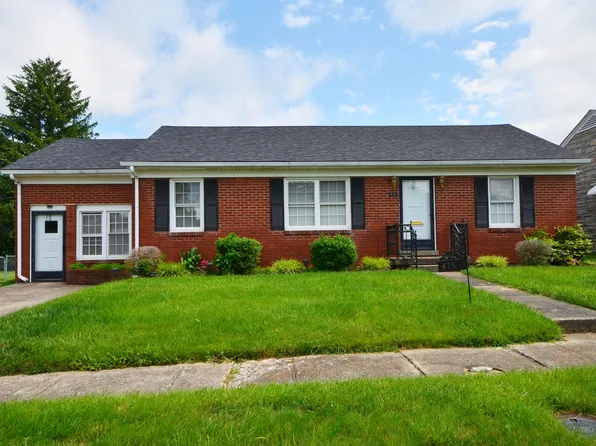 415 College Mnr, Harrodsburg, KY 40330