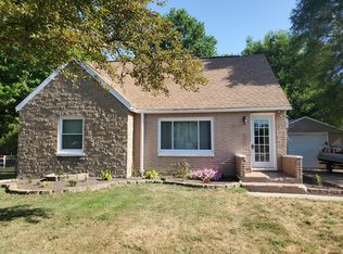 434 8th Ave, Three Rivers, MI 49093