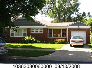2943 W Pratt Blvd, Chicago, IL 60645