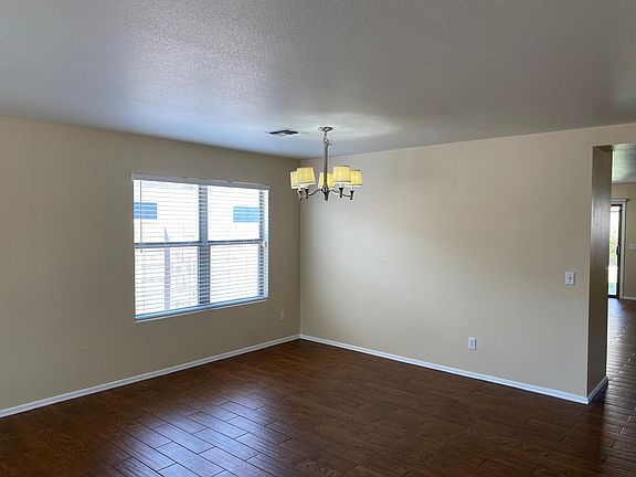 4th image of 15622 W Crocus Dr