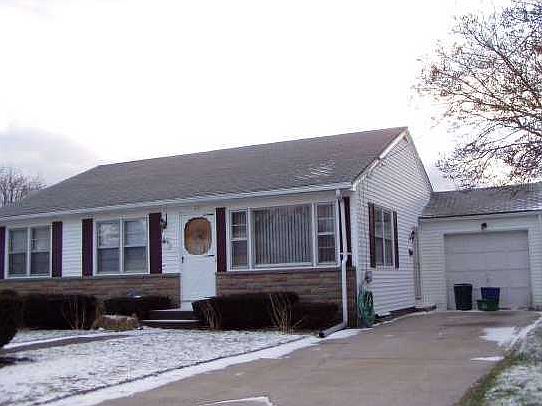 1st image of 23 Hillview Dr