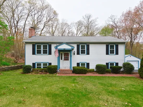 99 Kenneth Kostka Dr, North Attleboro, MA 02760