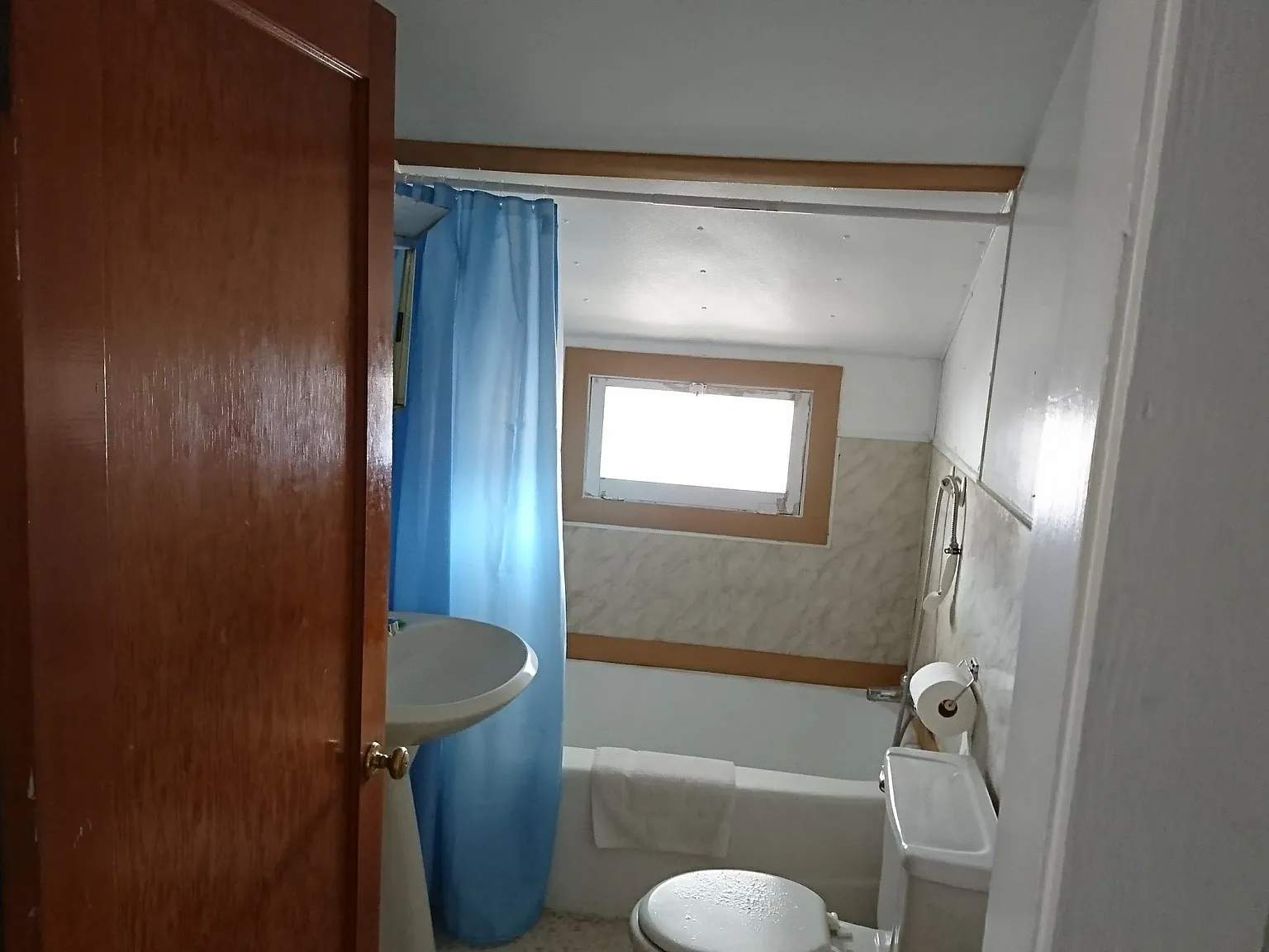 Hooper — Photo 2