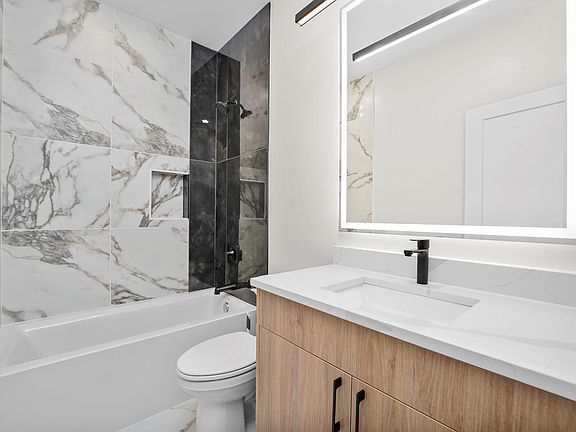 2nd image of 3982 S Lake Park Ave #2W