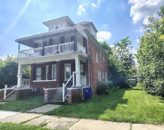 3rd image of 244 Leicester Ct