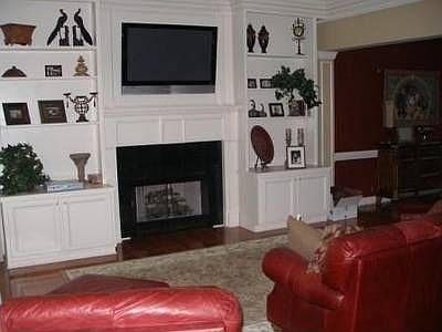 2nd image of 250 Hillside Dr