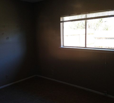 4th image of 4716 Oakfield Way
