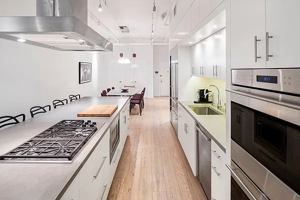 Sold by Nest Seekers International | media 3