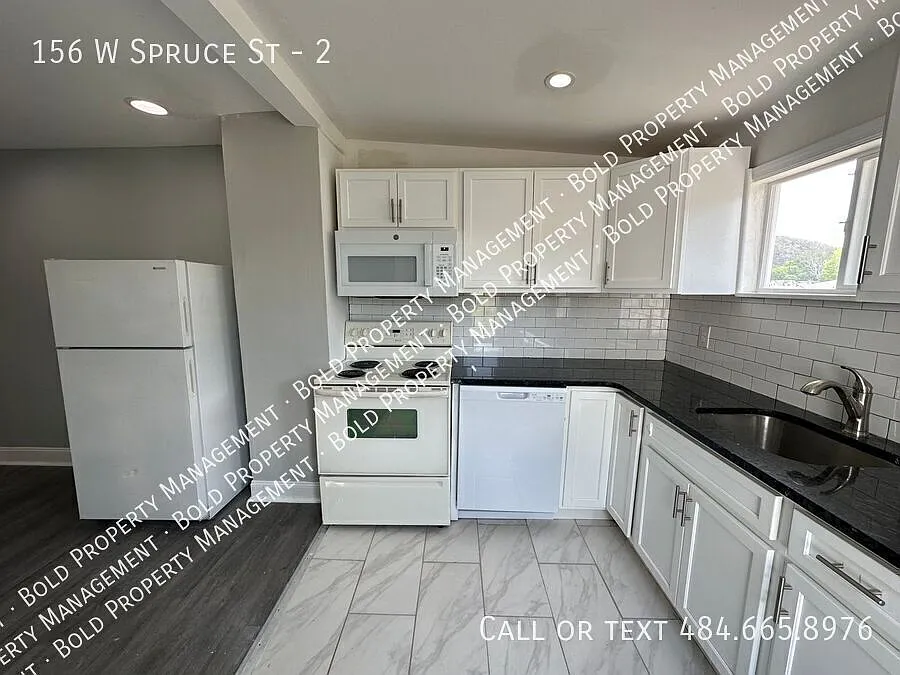 156 W Spruce St #2