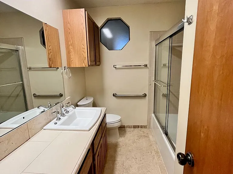 3904 Woodbury Ct — Photo 22