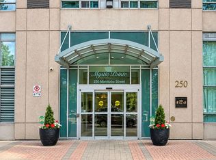 250 Manitoba St #711, Toronto, ON M8Y4G8