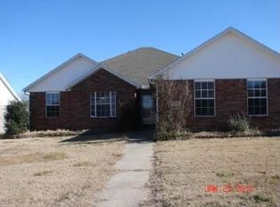 3915 SW Cherry Rd, Bentonville, AR 72713