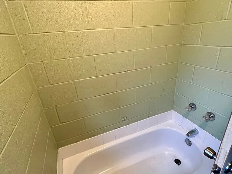 370 E Gordon Ave — Photo 5
