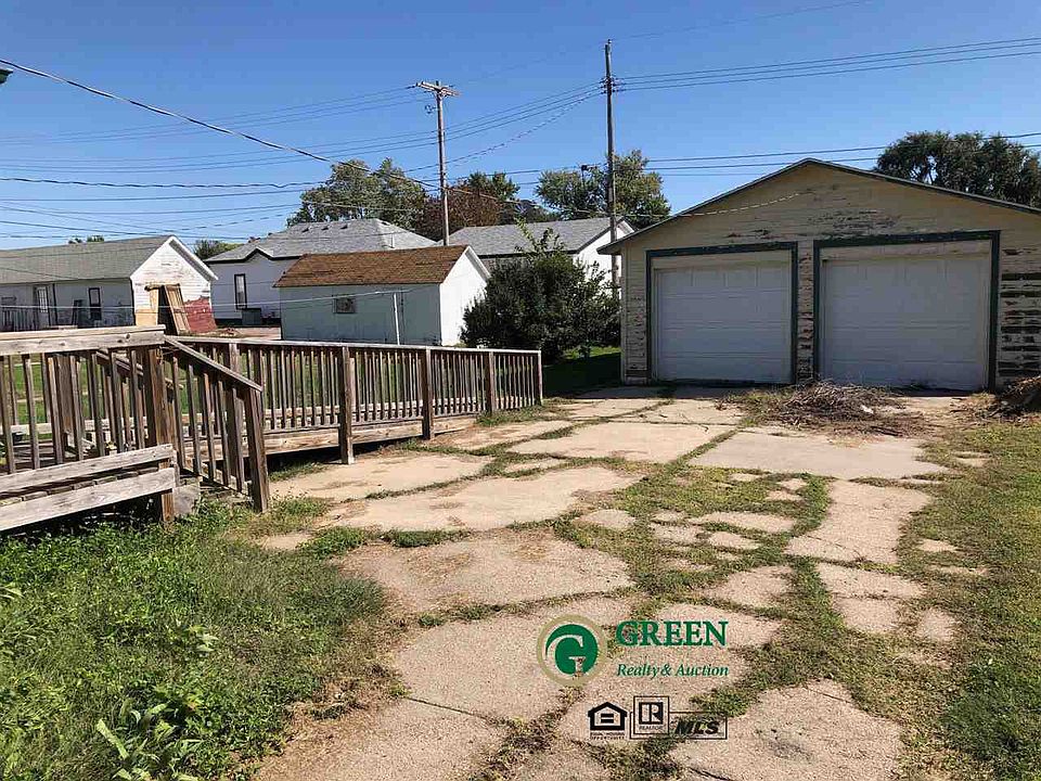 2nd image of 218 N Grant Ave