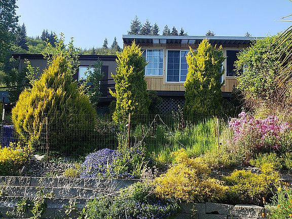 2nd image of 16 Loughead Ln