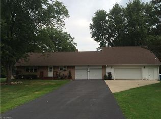 7190 Noll Dr, North Ridgeville, OH 44039