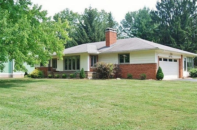 1st image of 102 Wrenwood Ln
