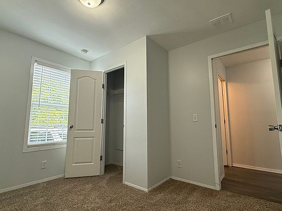 3rd image of 428 Erin Dr