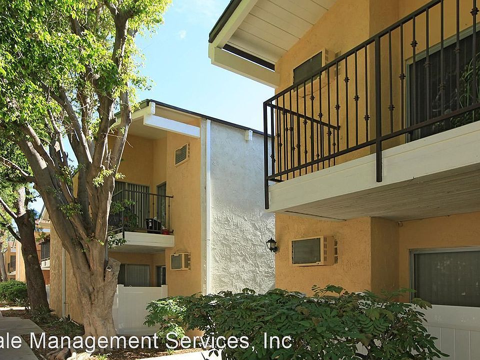 1st image of 18347 Collins St APT 11