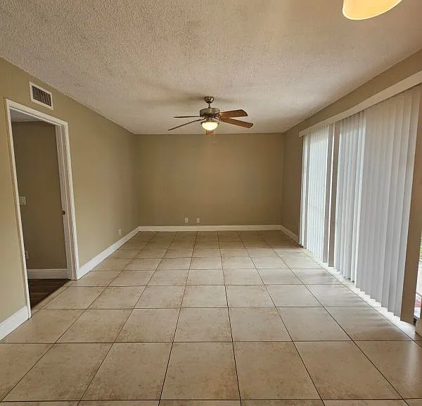 1561 Windorah Way #A — Photo 4