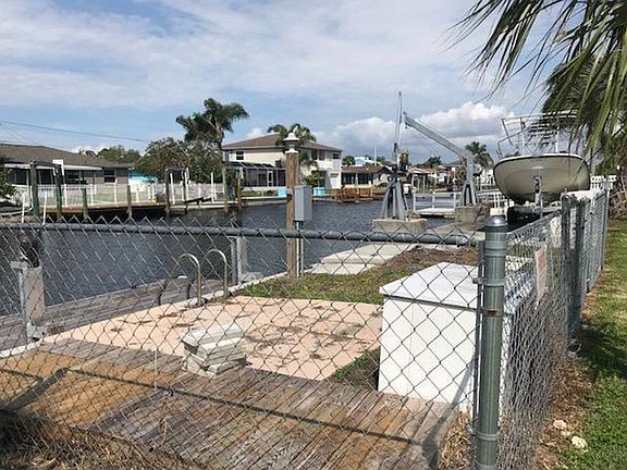 3rd image of 7415 Mako Dr