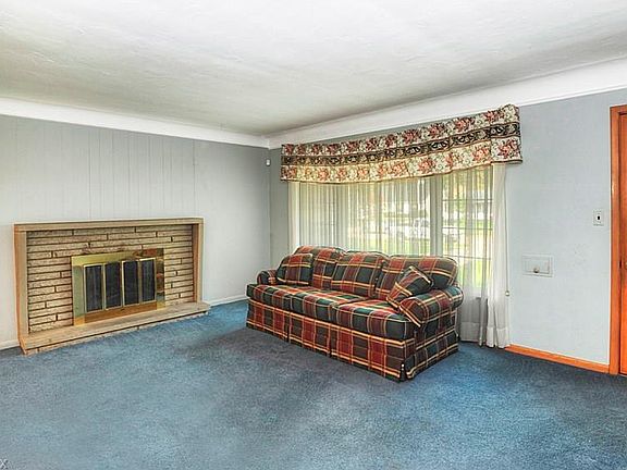 3rd image of 2810 Wildflower Dr