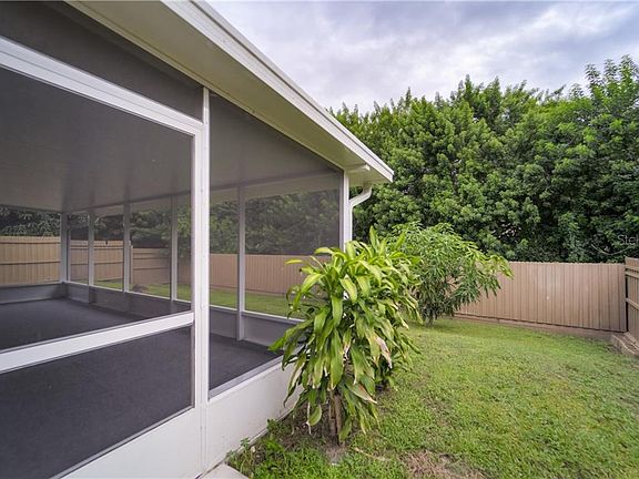 4th image of 1611 Alhambra Crest Dr