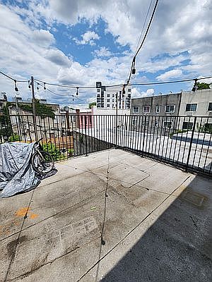 5th image of 395 Sumpter St #2