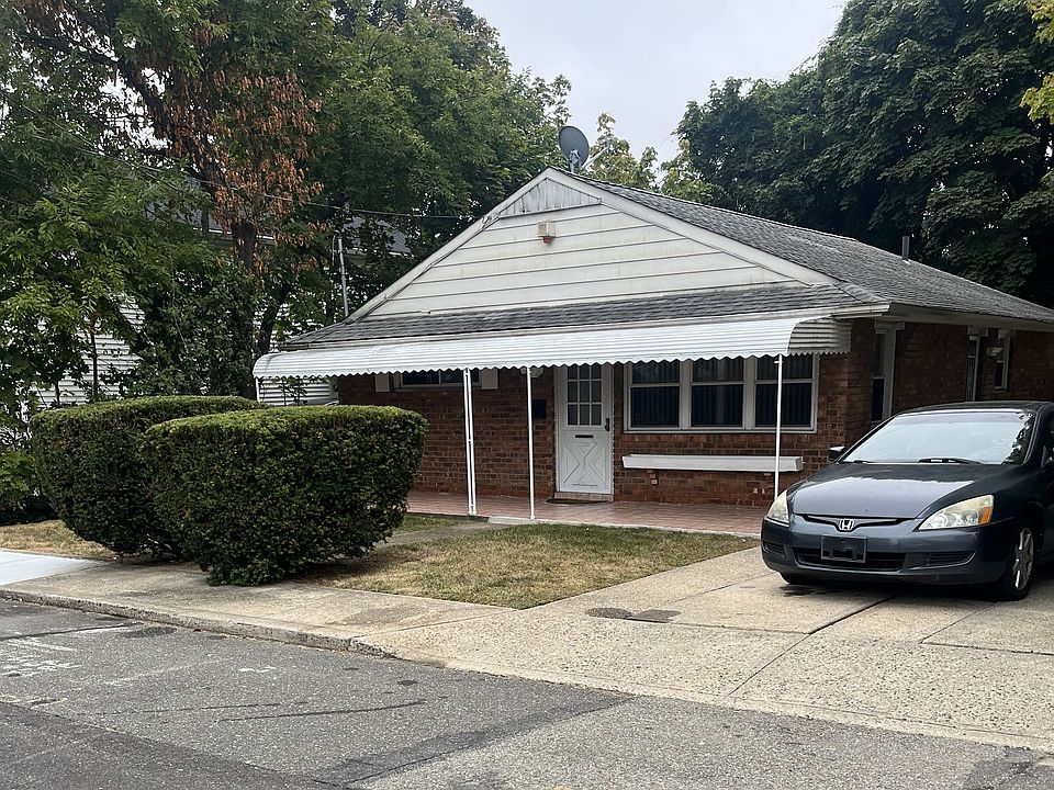 1st image of 395 Louis Ave