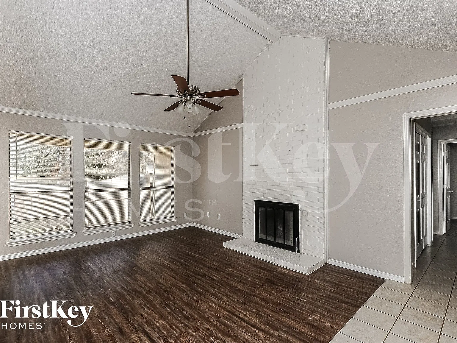 3 bed, 2.0 bath, 1617 sqft, $2,295 — Photo 3