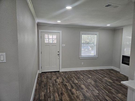 2nd image of 301 Kansas St